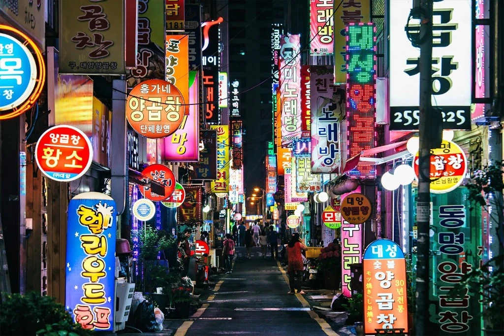 韓國釜山西面與海雲臺夜生活指南2026：西面人氣酒吧、海景清吧與傳統汗蒸過夜實測