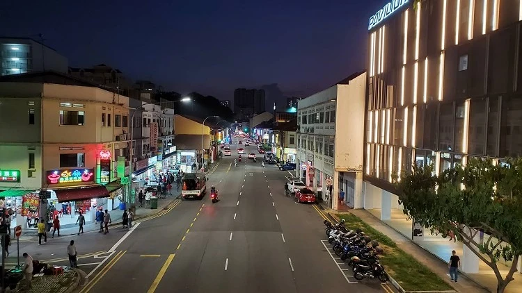 新加坡夜生活全景總覽：克拉碼頭酒吧、豪傑大廈新址、烏節路高檔Club與芽籠合規風月地圖