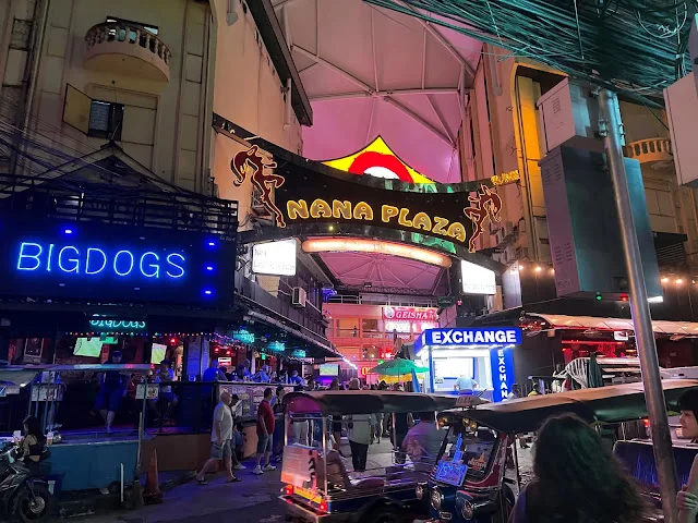曼谷夜生活分區完全指南：Nana Plaza、Soi Cowboy、帕蓬與各大商圈實戰攻略