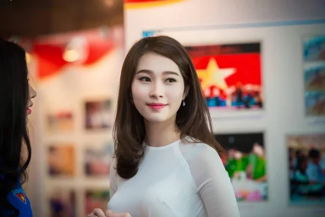 越南河內的日本人御用夜場：日式 KTV、Ao Dai 妹子 Bar、歌舞 Club 與賭場 2026 全實測
